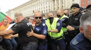 Задържаха Александър Бранеков заради павето (ВИДЕО)