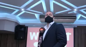 {{ otherArticle[0].article.title }}