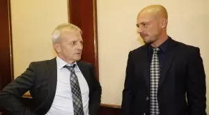 Извънредно: Фенове на ЦСКА на среща с Ганчев