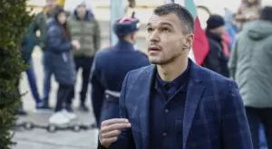 Футболният Левски почете паметта на Апостола (видео+галерия)