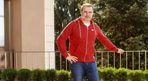 {{ otherArticle[0].article.title }}