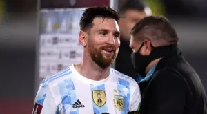 СНИМКА: В Бразилия се изгавриха с Меси след 0:0 с Аржентина