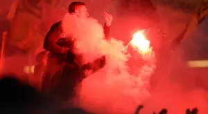 Феновете на Аякс заплашиха кмета си, в ситуацитията се намеси дори министъра на сигурността