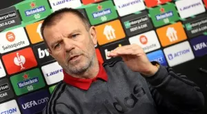 Стойчо Младенов възмутен от играта на ЦСКА срещу Академия Пандев