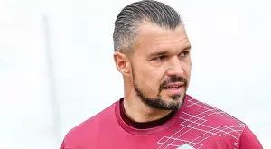 Азис за Божинов: Режеше елеци за 5000 евро от яд, за неговата любов съм гледал само филмите