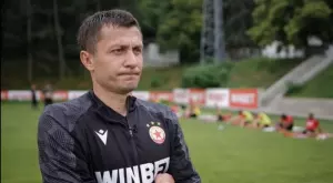 ЦСКА подсилва защитата си с талант на нидерландския гранд Аякс?