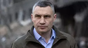 Бившият боксьор и кмет на Киев - Кличко обяви, че се развежда с жена си след 25 години брак