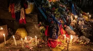 В Индонезия: Отстраняват 9 полицаи заради смъртоносното блъскане на футболен мач