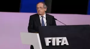 Изхвърлиха шефа на футбола във Франция след коментарите за Зидан