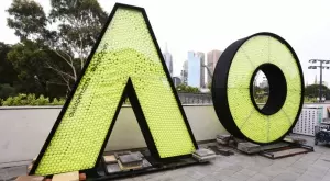 17-годишният българин Адрияно Дженев срази сърбин и е на 1/8-финал на Australian Open 2023
