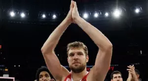 Александър Везенков изгледа победата на Сакраменто над Атланта в лятната лига (СНИМКИ+ВИДЕО)