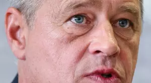 {{ otherArticle[0].article.title }}