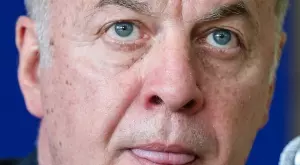 {{ otherArticle[0].article.title }}