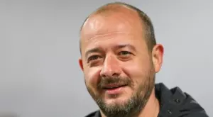 "Кой плаща на платените фенове": Младежа не може да спи, сподели терзанията си