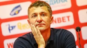 Илич: Каквото и да кажем на играчите - те играят и трябва да се раздадат за феновете