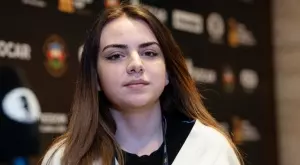 Нургюл Салимова се изправя с треньора си пред цяла България