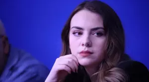 {{ otherArticle[0].article.title }}