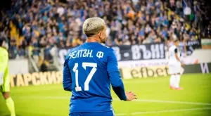 Под звуците на "Шуми Марица" Уелтън от Левски се похвали с българското си гражданство (СНИМКА)
