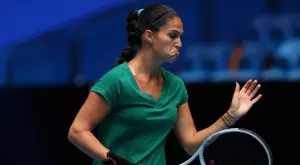 Тенис: Изабелла Шиникова се бори здраво, но приказката ѝ в Дубай приключи на 1/4-финалите