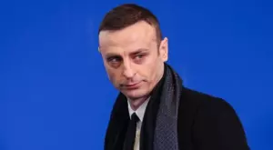 {{ otherArticle[0].article.title }}