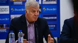 Емил Велев обнадежди шефовете на Левски: Трансферът на Найджъл Робърта е напълно възможен