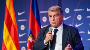 Фенове на Барселона са бесни на Лапорта, поискаха оставката му