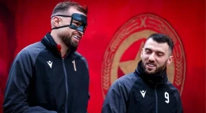 Нападателят, нокаутирал Бусато, с изненадващ трансфер в Първа лига