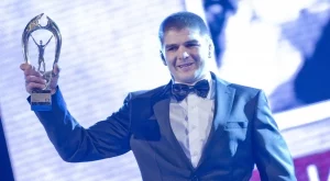 Пак скандал в борбата! Накарали световен шампион да връща заплата