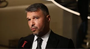 Защо?! Потъналото в кредити БФС харчи пари за Валери Божинов, Камбуров, Неделчо и куп други