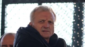 Човекът, който щеше да направи ЦСКА шампион, се забърка в див позор