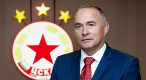 Свързано ли е бъдещето му с ЦСКА: Ключов играч на "червените" усети жестока конкунреция